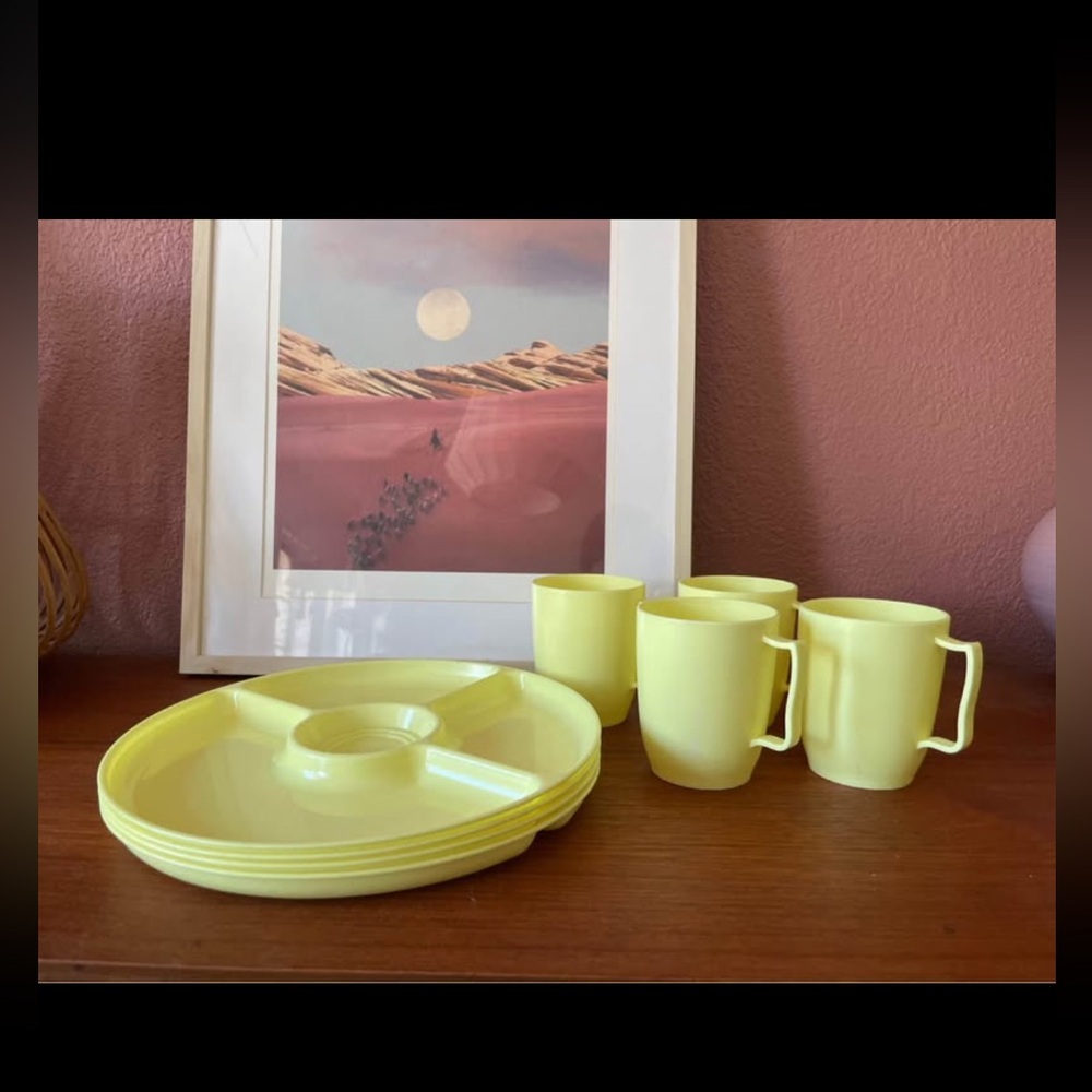 Vintage 60s Hawkeye Dinner Set